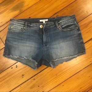STS BLUE ELEONORA MID RISE SHORT SIZE 30